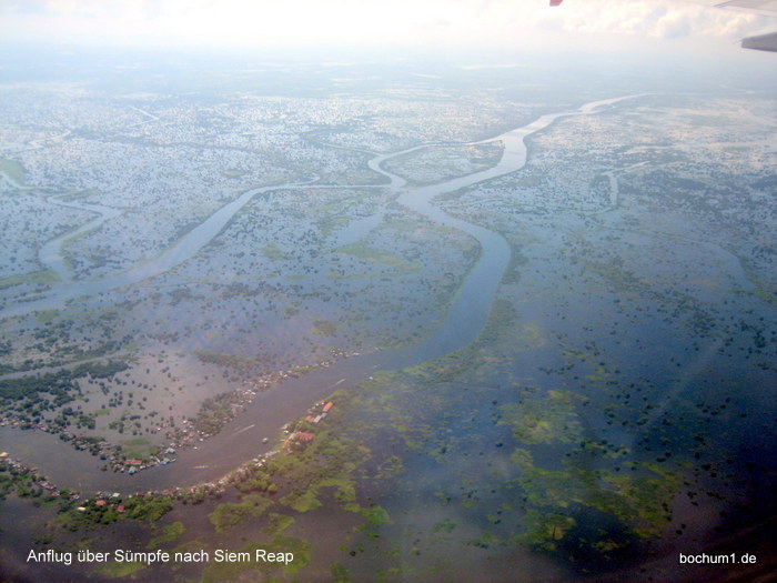 Sumpfgebiet in Kambodscha beim Anflug