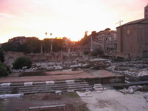 Forum Romanum im Sonnenuntergang.