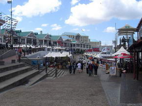 Promenade der Victoria und Afred Waterfront