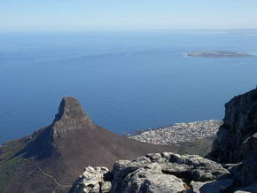 Blick von Tafelberg mit Blick auf den Lions Head und Robben Isand