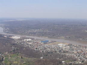Pittsburgh beim Anflug aus den Luft